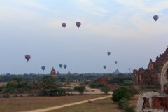 31-Balloons at sunrise from the Myauk Guni temple